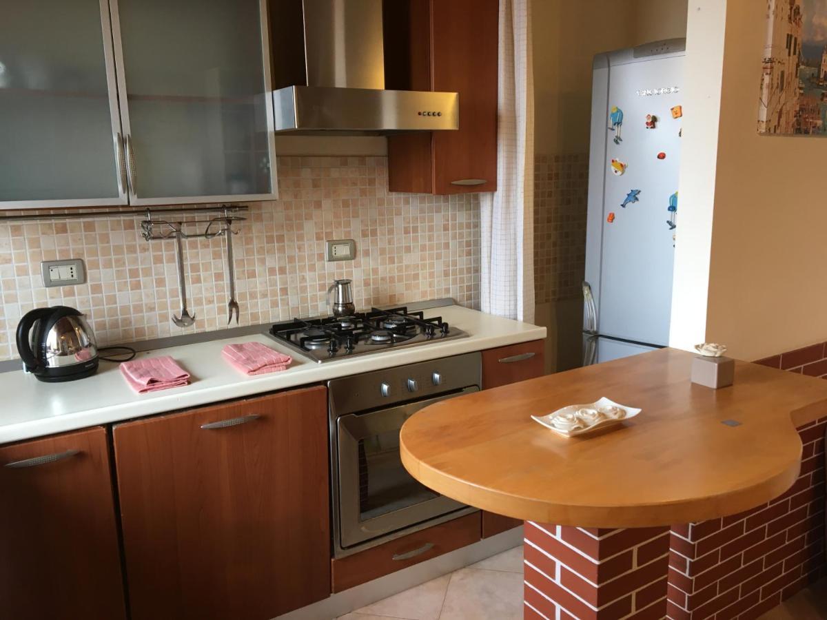 Villa Beach Holiday à Terracine Extérieur photo