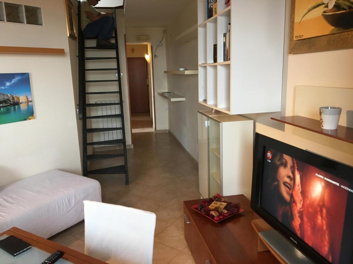 Villa Beach Holiday à Terracine Extérieur photo